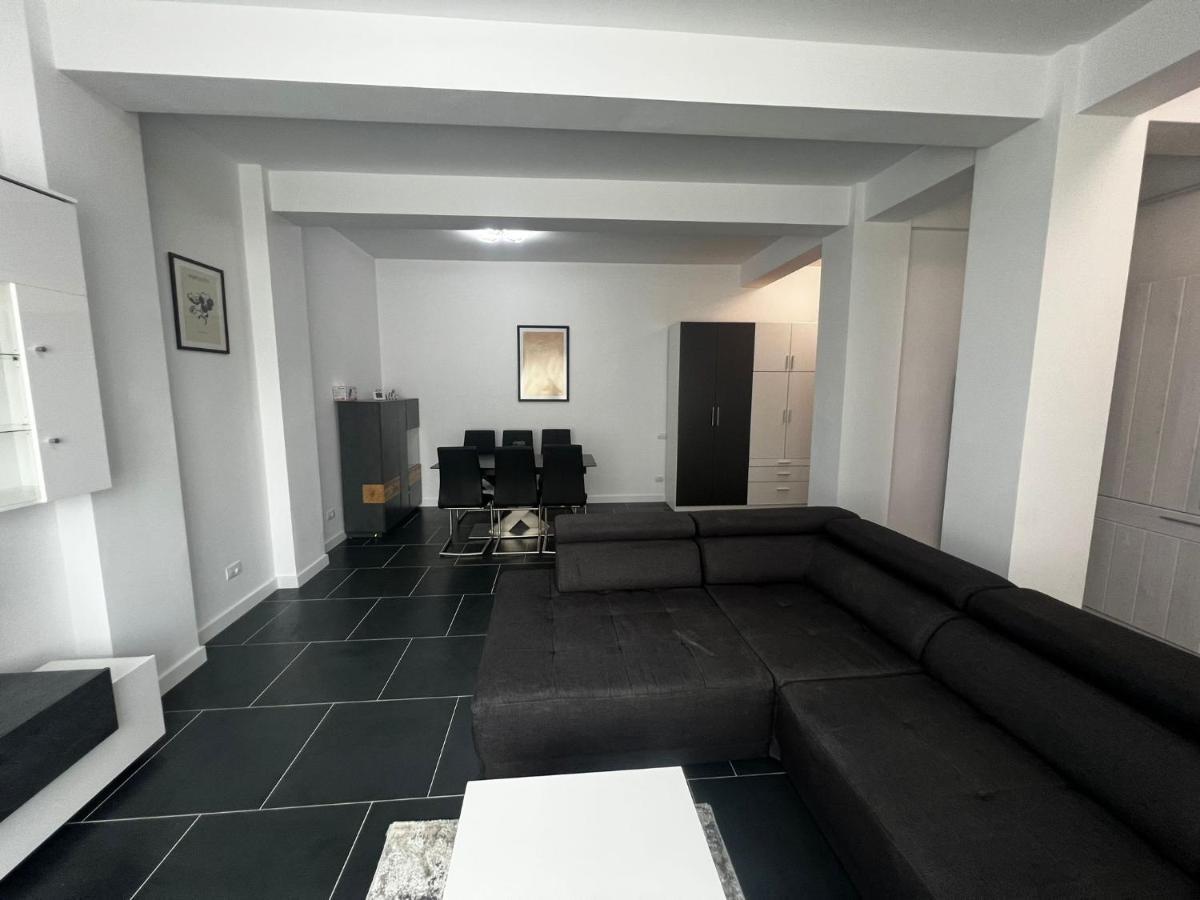 Luxury Cozy Apartments - City Center Suceava Exterior foto