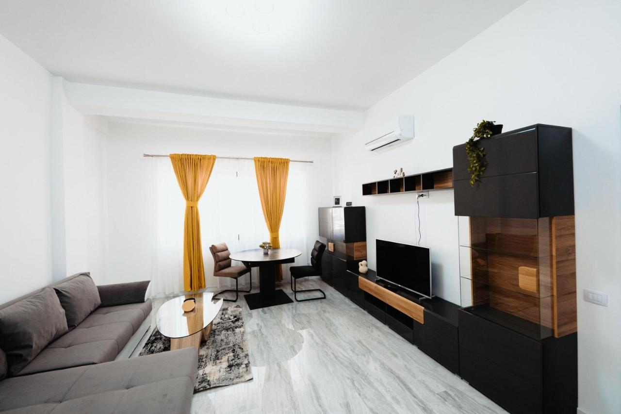 Luxury Cozy Apartments - City Center Suceava Exterior foto
