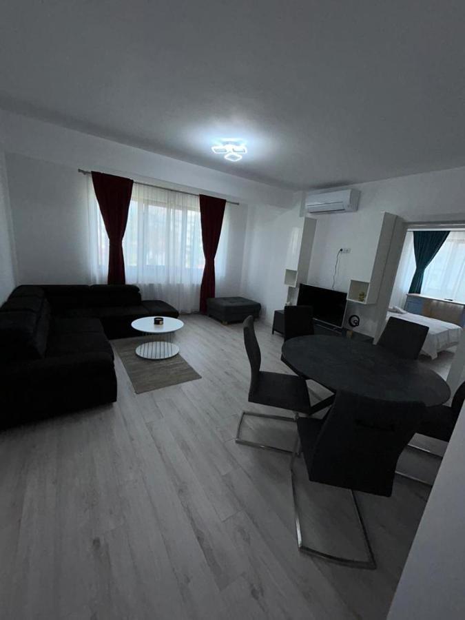 Luxury Cozy Apartments - City Center Suceava Exterior foto