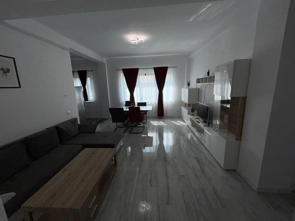 Luxury Cozy Apartments - City Center Suceava Exterior foto